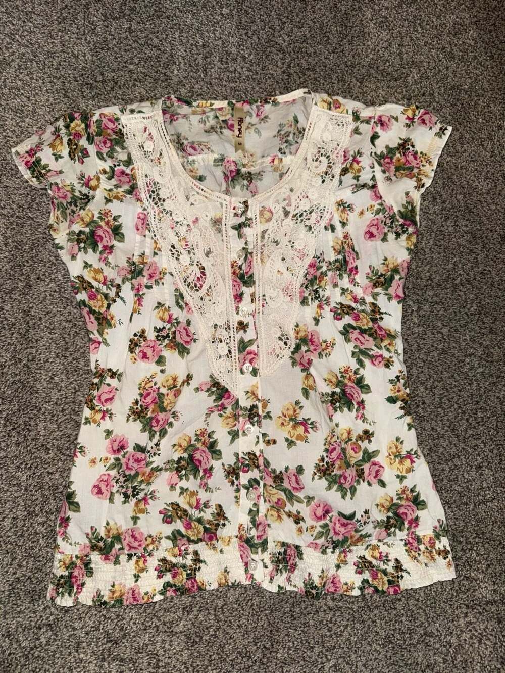 Honey Floral Lace-Trimmed Button-Up Top, Size Medium
